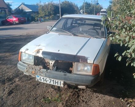 Москвич / АЗЛК 2141 1992 в Николаеве на Automoto.ua Белый Москвич / АЗЛК 2141, объемом двигателя 0 л и пробегом 55 тыс. км за 193 $, фото 1 на Automoto.ua