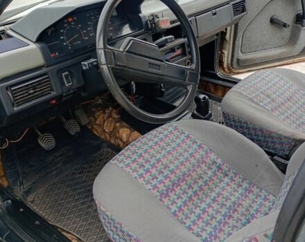 Білий Москвич / АЗЛК 2141, об'ємом двигуна 1.7 л та пробігом 500 тис. км за 450 $, фото 6 на Automoto.ua