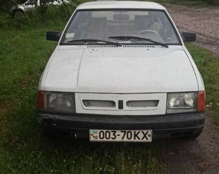 Белый Москвич / АЗЛК 2141, объемом двигателя 1.6 л и пробегом 200 тыс. км за 360 $, фото 1 на Automoto.ua