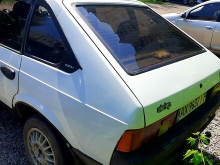 Москвич / АЗЛК 2141 1992 в Харькове на Automoto.ua Белый Москвич / АЗЛК 2141, объемом двигателя 1.5 л и пробегом 200 тыс. км за 800 $, фото 1 на Automoto.ua
