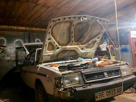 Москвич / АЗЛК 2141 1993 у Миколаєві на Automoto.ua Білий Москвич / АЗЛК 2141, об'ємом двигуна 1.6 л та пробігом 200 тис. км за 320 $, фото 1 на Automoto.ua