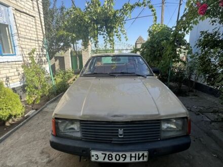 Бежевый Москвич / АЗЛК 2141, объемом двигателя 0 л и пробегом 200 тыс. км за 1500 $, фото 1 на Automoto.ua