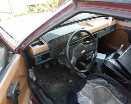 Красный Москвич / АЗЛК 2141, объемом двигателя 1.6 л и пробегом 105 тыс. км за 700 $, фото 2 на Automoto.ua