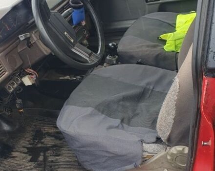 Красный Москвич / АЗЛК 2141, объемом двигателя 1.5 л и пробегом 345 тыс. км за 437 $, фото 2 на Automoto.ua