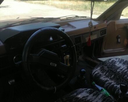 Красный Москвич / АЗЛК 2141, объемом двигателя 1 л и пробегом 200 тыс. км за 600 $, фото 4 на Automoto.ua