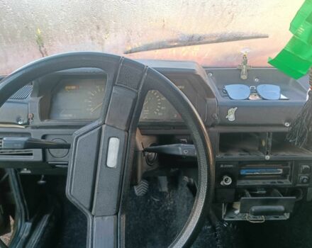 Красный Москвич / АЗЛК 2141, объемом двигателя 1.5 л и пробегом 258 тыс. км за 617 $, фото 1 на Automoto.ua