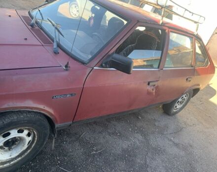 Красный Москвич / АЗЛК 2141, объемом двигателя 0 л и пробегом 250 тыс. км за 358 $, фото 4 на Automoto.ua