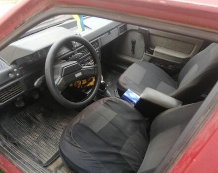 Москвич / АЗЛК 2141 1993 в Смеле на Automoto.ua Красный Москвич / АЗЛК 2141, объемом двигателя 1.5 л и пробегом 100 тыс. км за 485 $, фото 4 на Automoto.ua