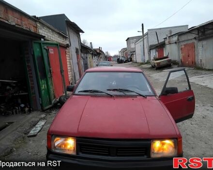 Красный Москвич / АЗЛК 2141, объемом двигателя 1.5 л и пробегом 50 тыс. км за 599 $, фото 5 на Automoto.ua
