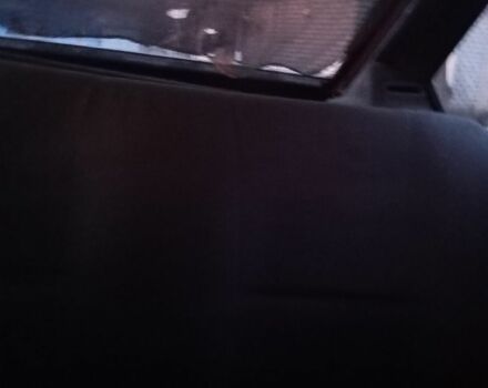 Москвич / АЗЛК 2141 1990 в Кривом Роге на Automoto.ua Красный Москвич / АЗЛК 2141, объемом двигателя 2 л и пробегом 200 тыс. км за 597 $, фото 4 на Automoto.ua