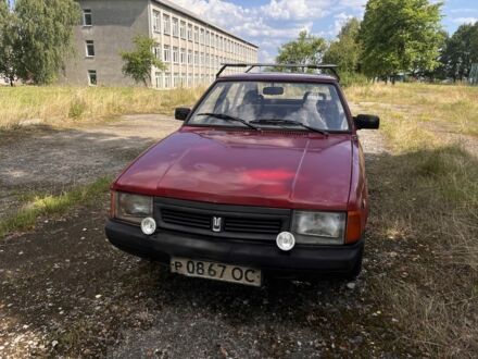 Москвич / АЗЛК 2141 1986 в Болехове на Automoto.ua Красный Москвич / АЗЛК 2141, объемом двигателя 1.5 л и пробегом 60 тыс. км за 380 $, фото 1 на Automoto.ua