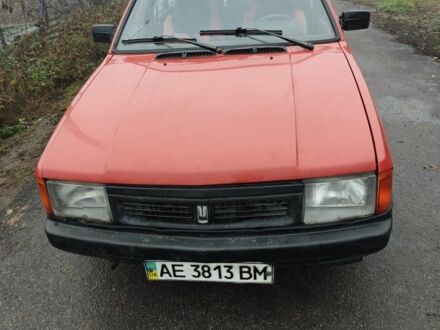 Красный Москвич / АЗЛК 2141, объемом двигателя 0 л и пробегом 200 тыс. км за 500 $, фото 1 на Automoto.ua