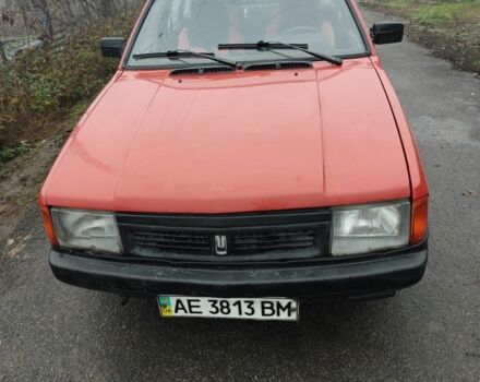 Красный Москвич / АЗЛК 2141, объемом двигателя 0 л и пробегом 200 тыс. км за 500 $, фото 1 на Automoto.ua