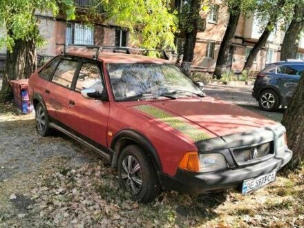 Москвич / АЗЛК 2141 1991 у Кривому Розі на Automoto.ua Червоний Москвич / АЗЛК 2141, об'ємом двигуна 1.5 л та пробігом 300 тис. км за 967 $, фото 1 на Automoto.ua