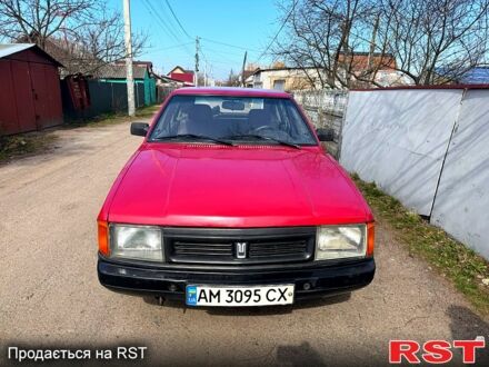 Москвич / АЗЛК 2141 1991 у Житомирі на Automoto.ua Червоний Москвич / АЗЛК 2141, об'ємом двигуна 1.6 л та пробігом 0 тис. км за 1200 $, фото 1 на Automoto.ua