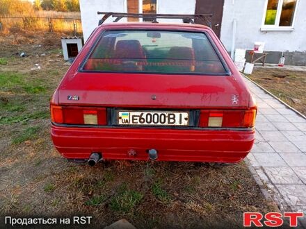 Москвич / АЗЛК 2141 1992 у Житомирі на Automoto.ua Червоний Москвич / АЗЛК 2141, об'ємом двигуна 1.5 л та пробігом 250 тис. км за 290 $, фото 1 на Automoto.ua