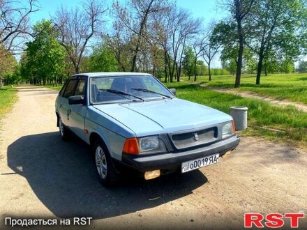 Москвич / АЗЛК 2141 1992 у Никополе на Automoto.ua Москвич / АЗЛК 2141, об'ємом двигуна 15 л та пробігом 150 тис. км за 630 $, фото 1 на Automoto.ua