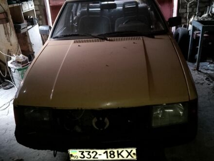 Желтый Москвич / АЗЛК 2141, объемом двигателя 0 л и пробегом 200 тыс. км за 358 $, фото 1 на Automoto.ua