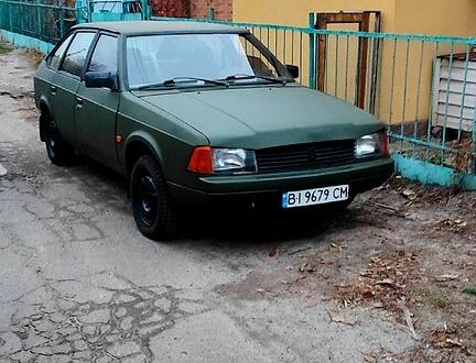 Москвич / АЗЛК 2141 1993 у Полтаві на Automoto.ua Зелений Москвич / АЗЛК 2141, об'ємом двигуна 1.7 л та пробігом 0 тис. км за 1200 $, фото 1 на Automoto.ua