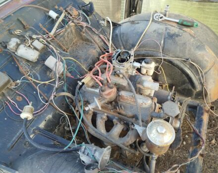 Москвич / АЗЛК 401 1951 в Одессе на Automoto.ua Красный Москвич / АЗЛК 401, объемом двигателя 1 л и пробегом 30 тыс. км за 1000 $, фото 5 на Automoto.ua