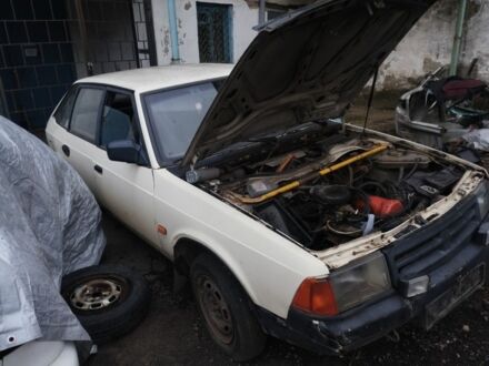 Москвич / АЗЛК 412 1986 в Николаеве на Automoto.ua Бежевый Москвич / АЗЛК 412, объемом двигателя 0 л и пробегом 200 тыс. км за 240 $, фото 1 на Automoto.ua