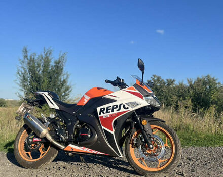 Оранжевый Мотo-Лидер ML 250 CBR, объемом двигателя 0.25 л и пробегом 11 тыс. км за 1300 $, фото 2 на Automoto.ua