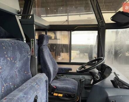 Желтый Неоплан 116, объемом двигателя 12 л и пробегом 8 тыс. км за 11000 $, фото 5 на Automoto.ua