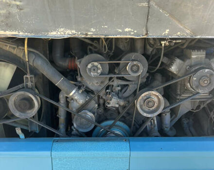 Синий Неоплан 122, объемом двигателя 15.1 л и пробегом 400 тыс. км за 13000 $, фото 4 на Automoto.ua