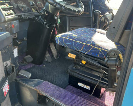 Синий Неоплан 122, объемом двигателя 15.1 л и пробегом 400 тыс. км за 13000 $, фото 6 на Automoto.ua