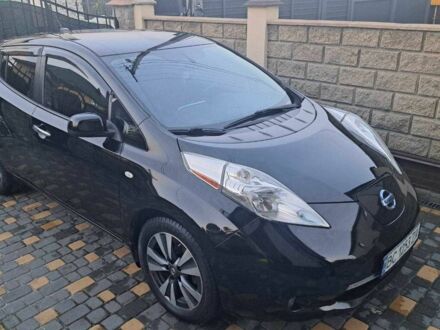 Чорний Ніссан 110, об'ємом двигуна 0 л та пробігом 117 тис. км за 7900 $, фото 1 на Automoto.ua