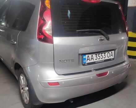 Сірий Ніссан 110, об'ємом двигуна 1.6 л та пробігом 246 тис. км за 7300 $, фото 3 на Automoto.ua