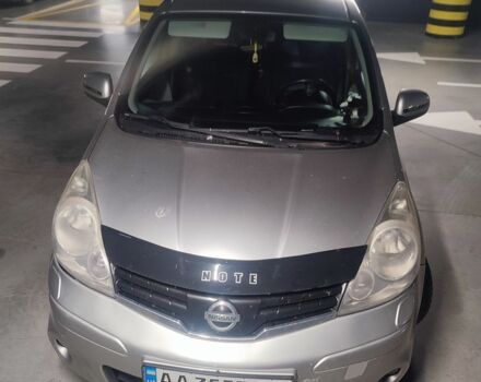 Сірий Ніссан 110, об'ємом двигуна 1.6 л та пробігом 246 тис. км за 7300 $, фото 5 на Automoto.ua