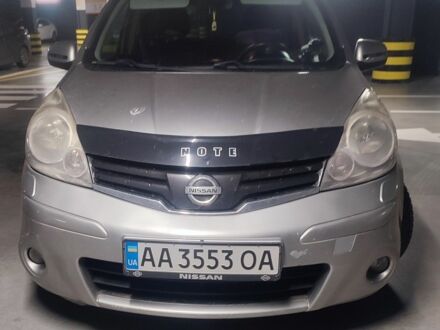 Сірий Ніссан 110, об'ємом двигуна 1.6 л та пробігом 246 тис. км за 7300 $, фото 1 на Automoto.ua