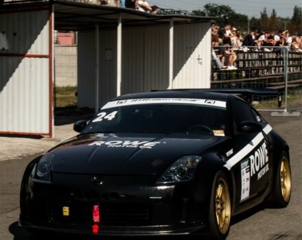 Черный Ниссан 350З, объемом двигателя 3.5 л и пробегом 158 тыс. км за 15000 $, фото 2 на Automoto.ua