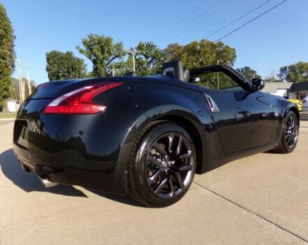 Черный Ниссан 370 З, объемом двигателя 3.7 л и пробегом 35 тыс. км за 12000 $, фото 4 на Automoto.ua