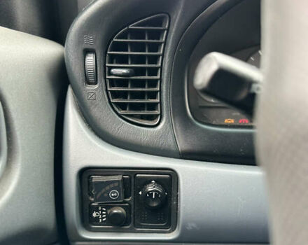 Сірий Ніссан Альмера Класік, об'ємом двигуна 1.6 л та пробігом 261 тис. км за 2700 $, фото 18 на Automoto.ua