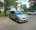 Серый Ниссан Альмера Тино, объемом двигателя 1.8 л и пробегом 316 тыс. км за 2950 $, фото 1 на Automoto.ua