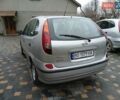 Серый Ниссан Альмера Тино, объемом двигателя 2.18 л и пробегом 375 тыс. км за 3000 $, фото 2 на Automoto.ua
