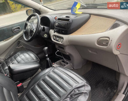 Серый Ниссан Альмера Тино, объемом двигателя 2.2 л и пробегом 266 тыс. км за 2650 $, фото 7 на Automoto.ua