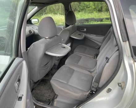 Серый Ниссан Альмера Тино, объемом двигателя 1.8 л и пробегом 370 тыс. км за 2600 $, фото 6 на Automoto.ua