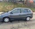 Серый Ниссан Альмера Тино, объемом двигателя 2.18 л и пробегом 320 тыс. км за 4500 $, фото 1 на Automoto.ua