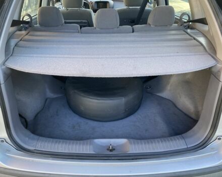 Серый Ниссан Альмера Тино, объемом двигателя 1.8 л и пробегом 185 тыс. км за 5300 $, фото 7 на Automoto.ua