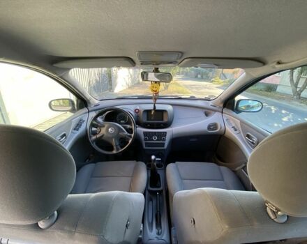 Серый Ниссан Альмера Тино, объемом двигателя 1.8 л и пробегом 185 тыс. км за 5300 $, фото 6 на Automoto.ua