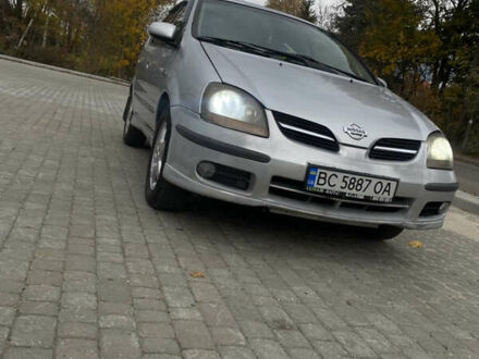 Серый Ниссан Альмера Тино, объемом двигателя 2.2 л и пробегом 266 тыс. км за 2650 $, фото 1 на Automoto.ua