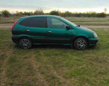 Зеленый Ниссан Альмера Тино, объемом двигателя 2.2 л и пробегом 350 тыс. км за 2100 $, фото 7 на Automoto.ua