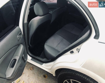 Белый Ниссан Альмера, объемом двигателя 1.6 л и пробегом 187 тыс. км за 5300 $, фото 19 на Automoto.ua