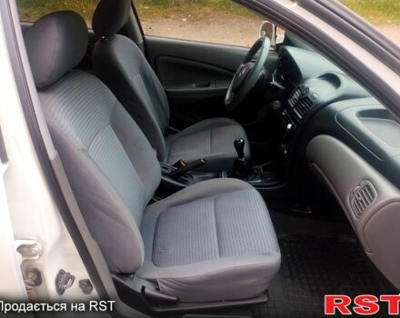 Белый Ниссан Альмера, объемом двигателя 1.6 л и пробегом 225 тыс. км за 4200 $, фото 6 на Automoto.ua