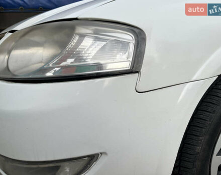 Белый Ниссан Альмера, объемом двигателя 1.6 л и пробегом 313 тыс. км за 4700 $, фото 13 на Automoto.ua