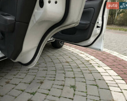 Белый Ниссан Альмера, объемом двигателя 1.6 л и пробегом 187 тыс. км за 5300 $, фото 14 на Automoto.ua