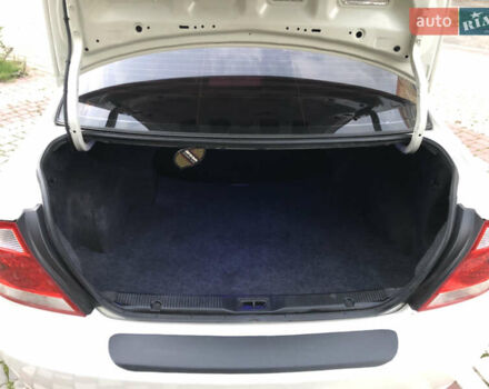 Белый Ниссан Альмера, объемом двигателя 1.6 л и пробегом 187 тыс. км за 5300 $, фото 10 на Automoto.ua